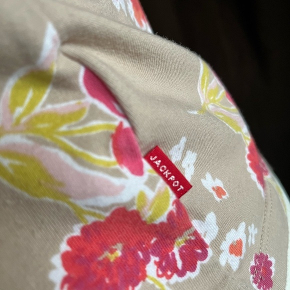 JACKPOT T-shirt ❄️ 3 for $20 - Picture 3 of 3